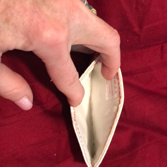 Faux leather mirror wallet off white. Convenient purse pocket size - Picture 8 of 8